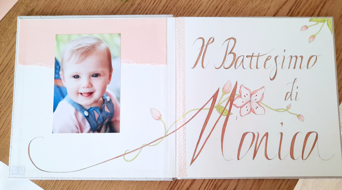 album fotografico creativo scrapbooking eventi battesimo cresima laurea comunione anniversario pensionamento diciottesimo compleanno calligrafato e decorato a mano